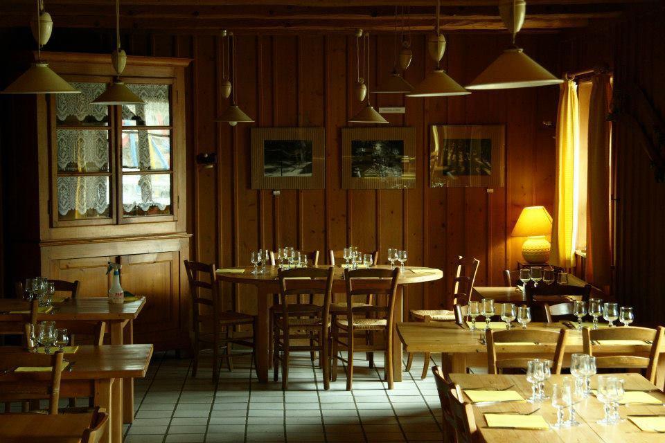 Auberge De La Perdrix Hauterive-la-Fresse Εξωτερικό φωτογραφία