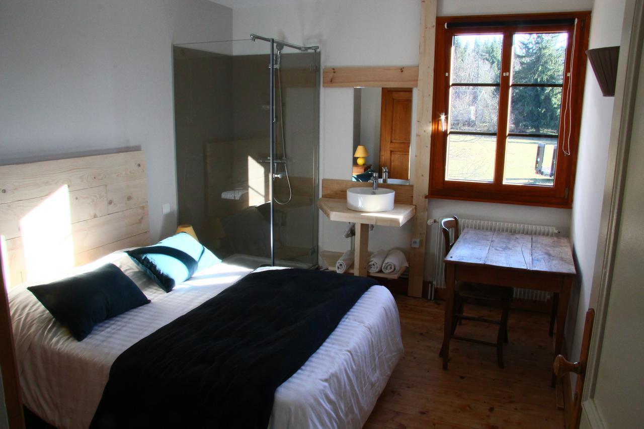 Auberge De La Perdrix Hauterive-la-Fresse Εξωτερικό φωτογραφία