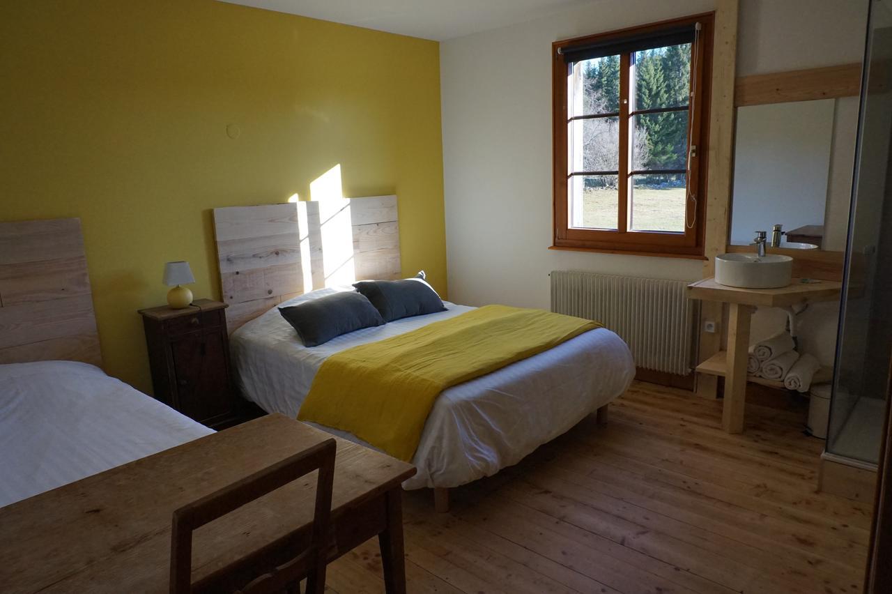 Auberge De La Perdrix Hauterive-la-Fresse Εξωτερικό φωτογραφία