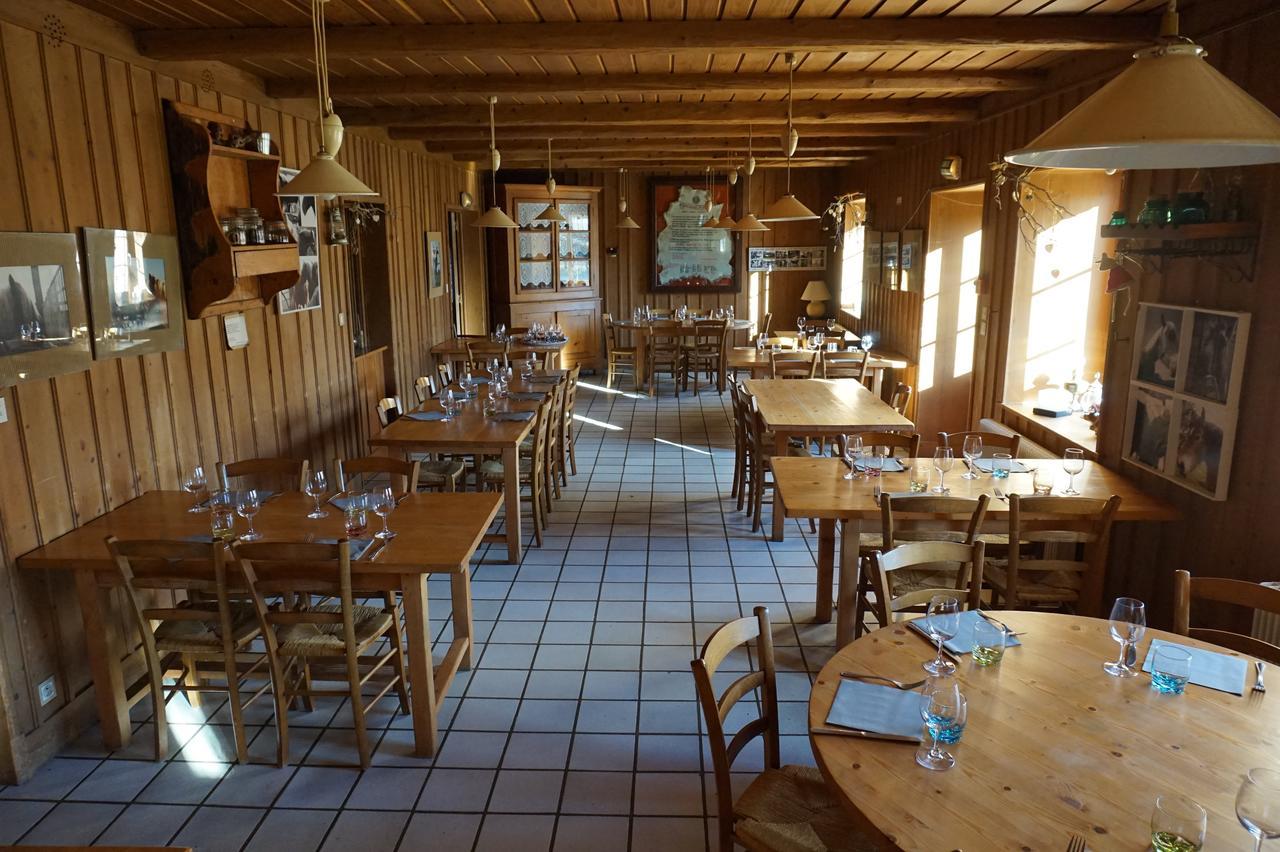 Auberge De La Perdrix Hauterive-la-Fresse Εξωτερικό φωτογραφία