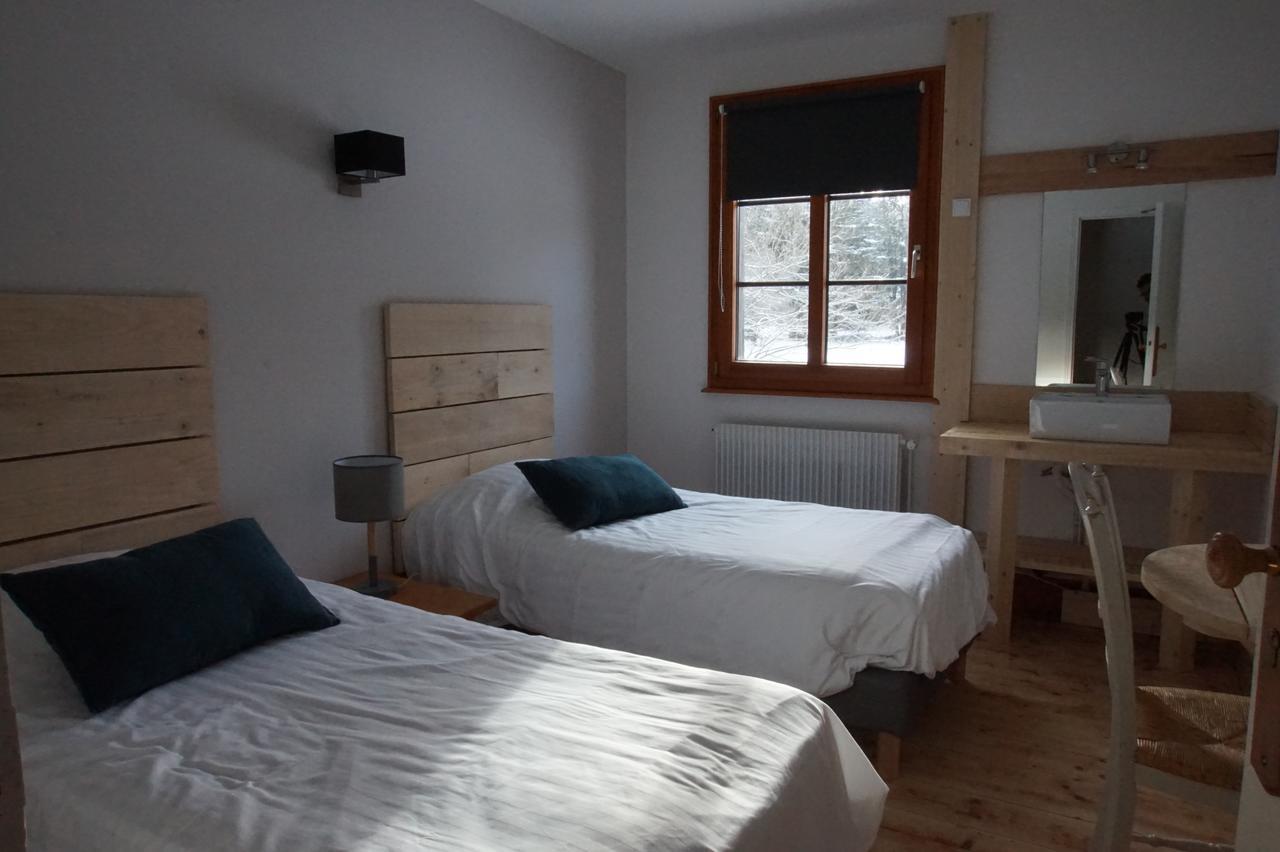 Auberge De La Perdrix Hauterive-la-Fresse Εξωτερικό φωτογραφία