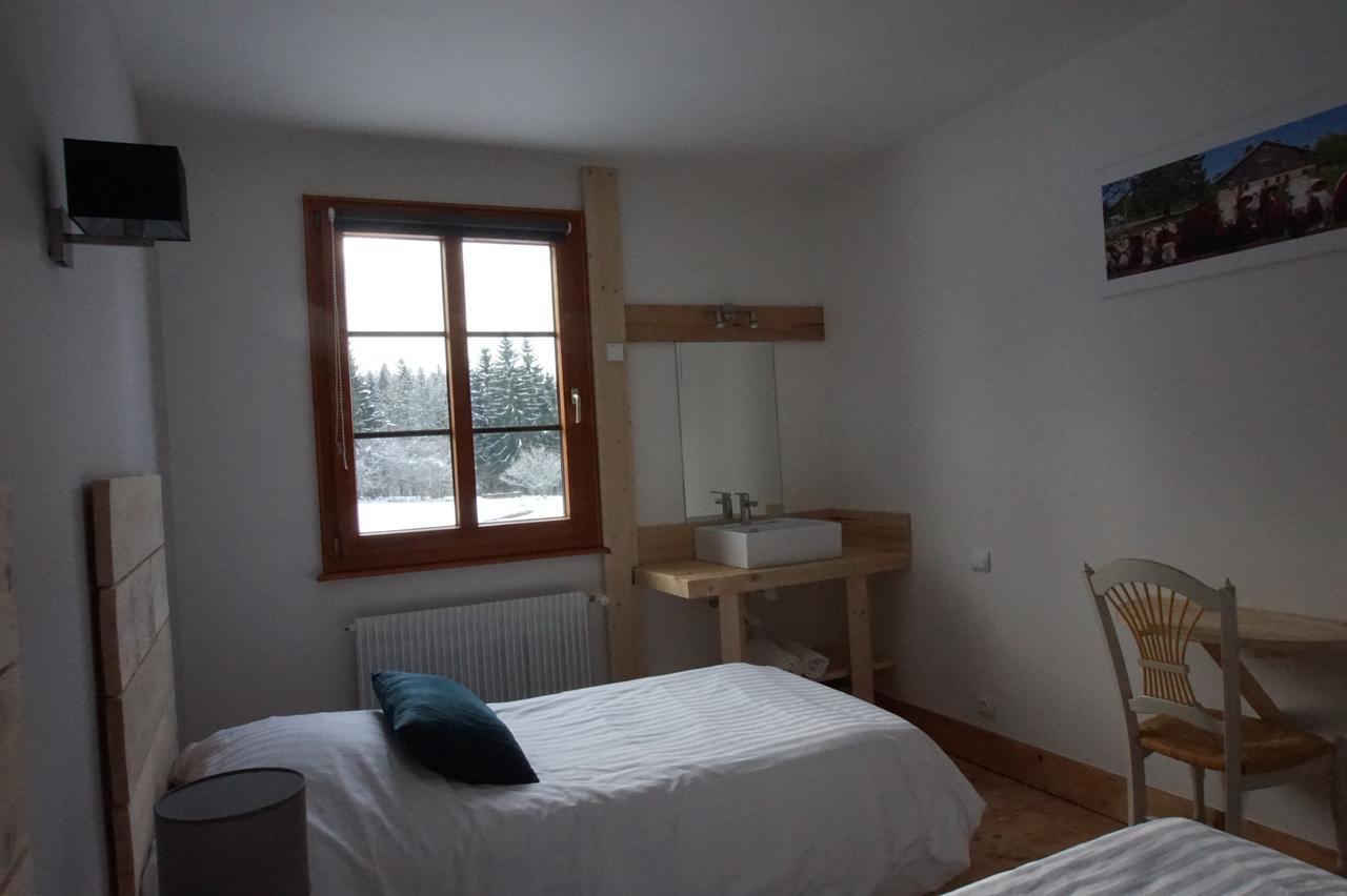 Auberge De La Perdrix Hauterive-la-Fresse Εξωτερικό φωτογραφία