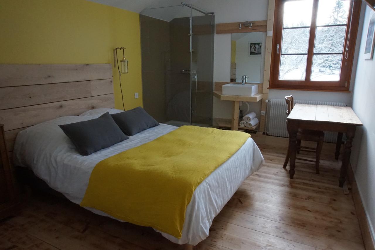 Auberge De La Perdrix Hauterive-la-Fresse Εξωτερικό φωτογραφία