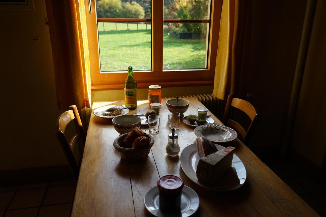 Auberge De La Perdrix Hauterive-la-Fresse Εξωτερικό φωτογραφία